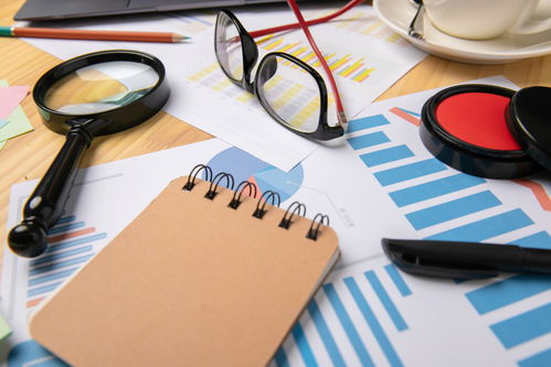 便签本 办公空间中的灵感捕捉与效率美学——商务摄影视角下的办公用品艺术